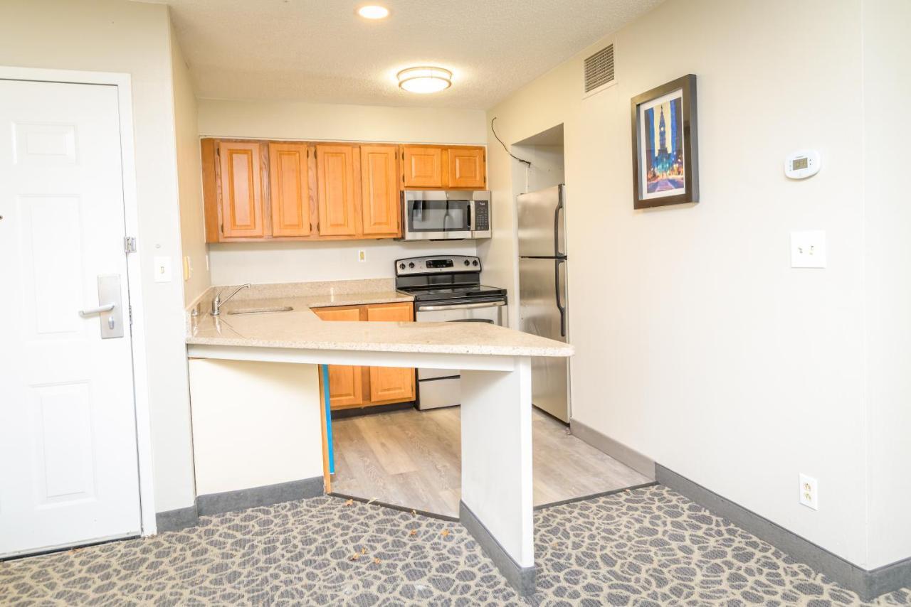 Philadelphia Suites At Airport - An Extended Stay Hotel Exteriör bild
