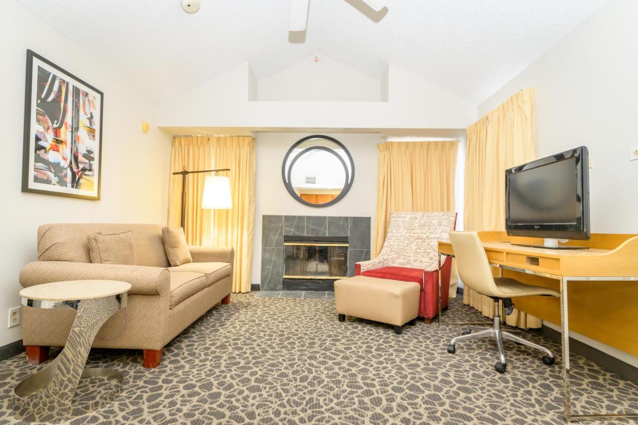 Philadelphia Suites At Airport - An Extended Stay Hotel Exteriör bild